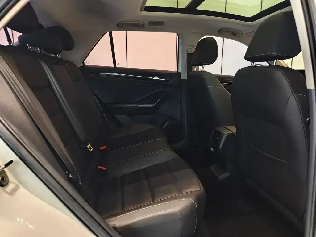 Volkswagen T-Roc 2021 из CN, фото 2