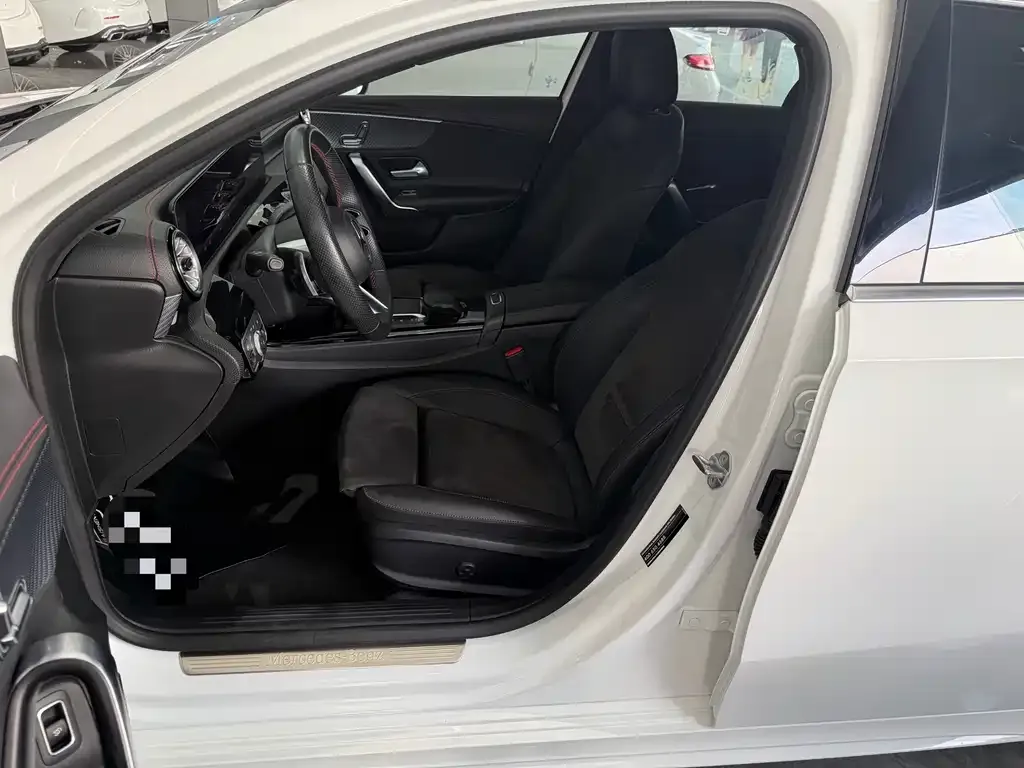 Mercedes-Benz A-Class 2023 из CN, фото 8