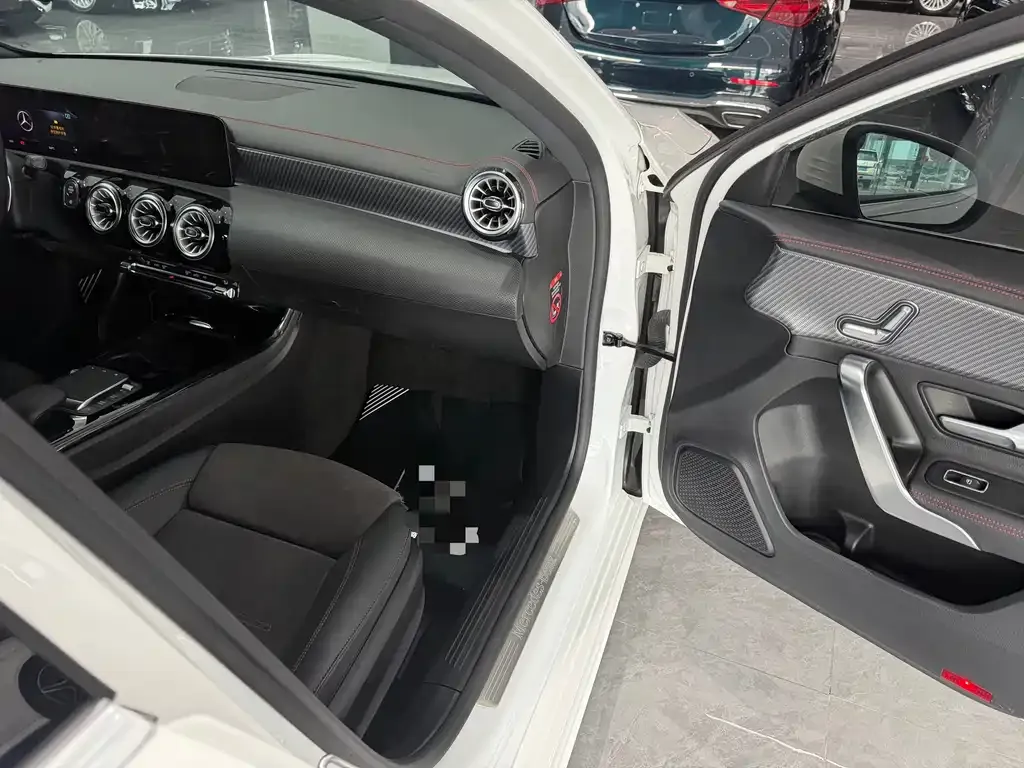 Mercedes-Benz A-Class 2023 из CN, фото 6