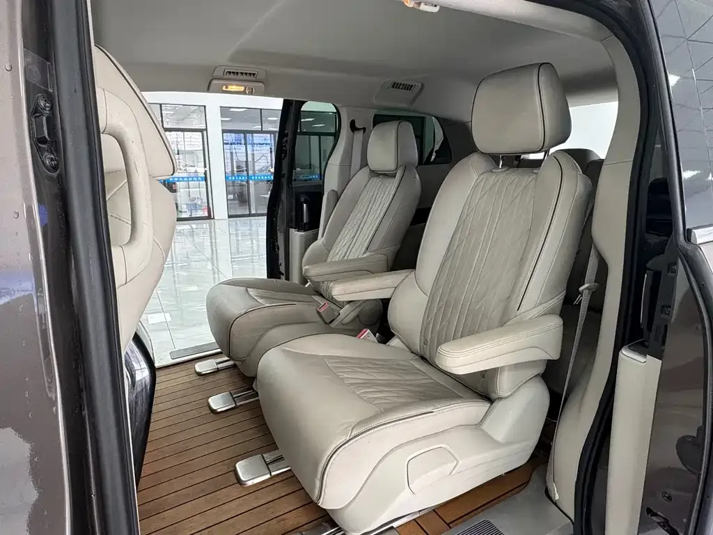 Buick GL8 2022 из CN, фото 5