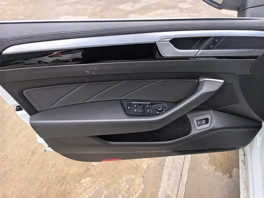 Volkswagen CC 2023 из CN, фото 4