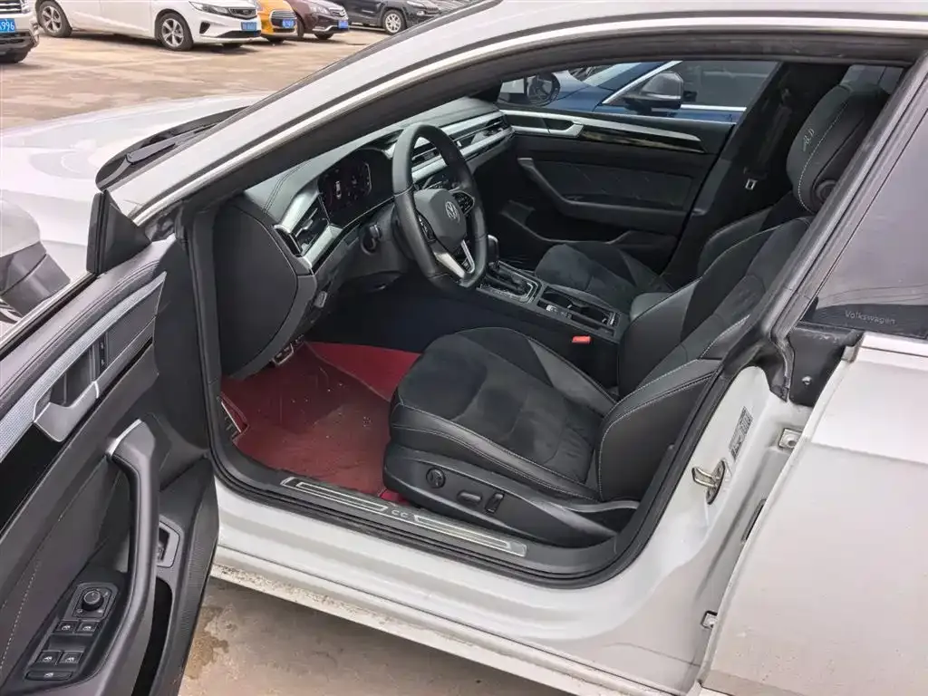 Volkswagen CC 2023 из CN, фото 9