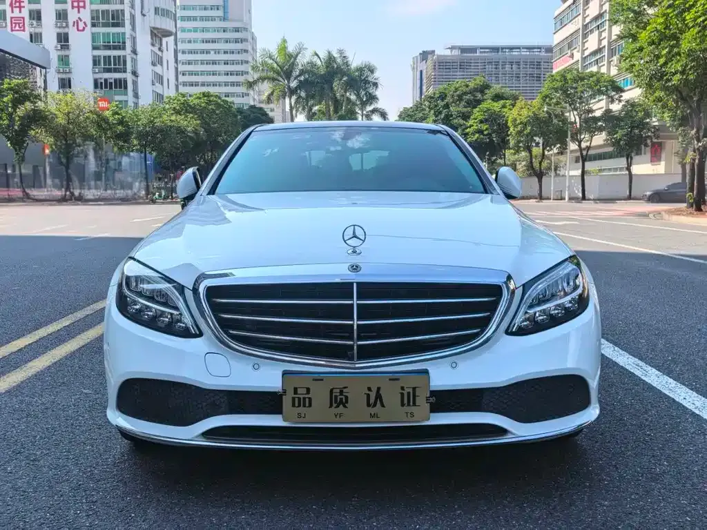Mercedes-Benz C-Class — фото 1