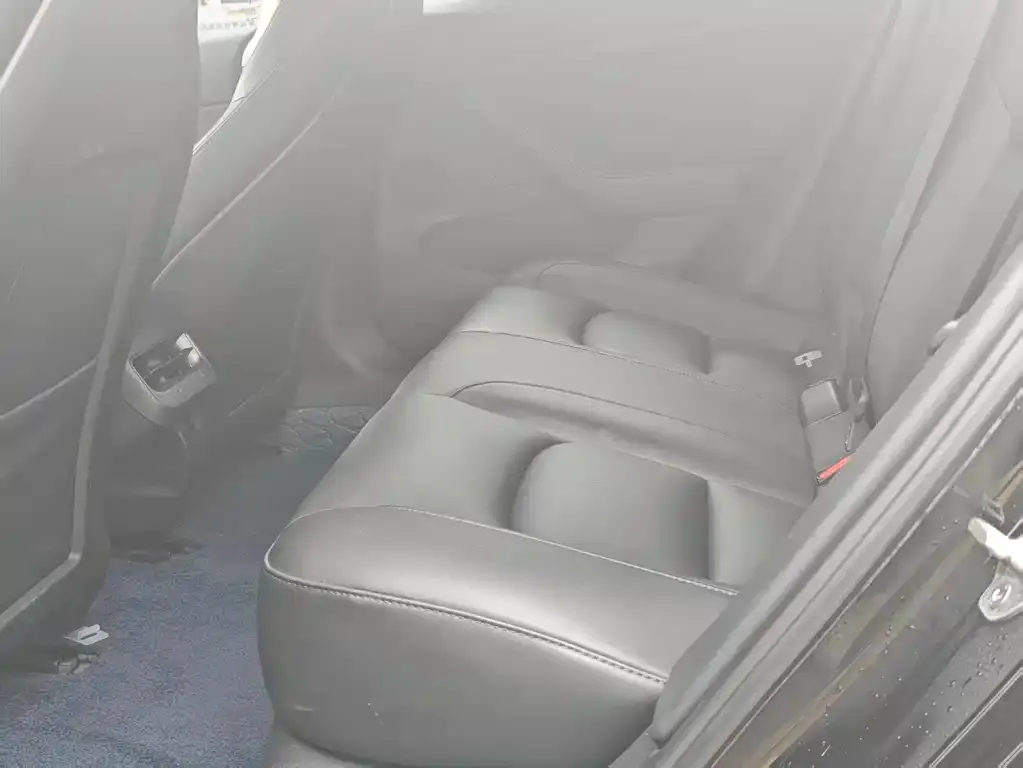 Tesla Model 3 — фото 2