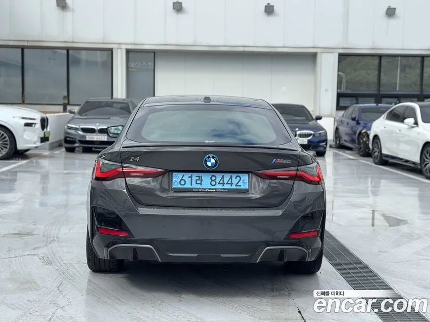 BMW i4 — фото 7