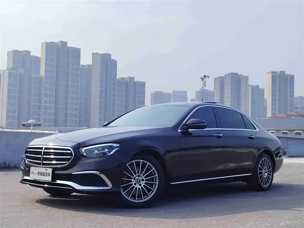 Mercedes-Benz E-Class — фото 1