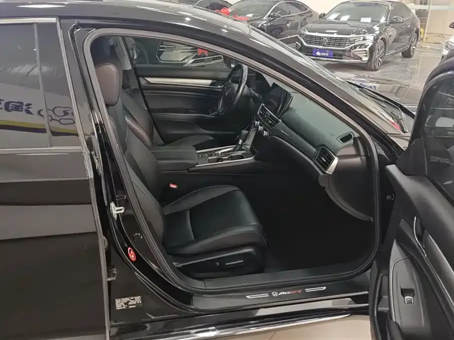 Honda Accord — фото 9