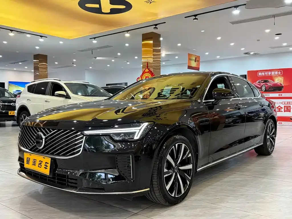 Volvo S90 — фото 1