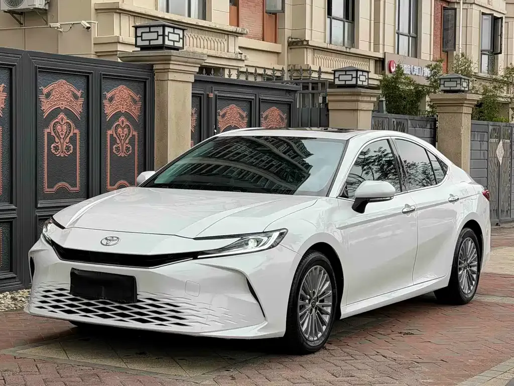 Toyota Camry 2025 из CN, фото 1