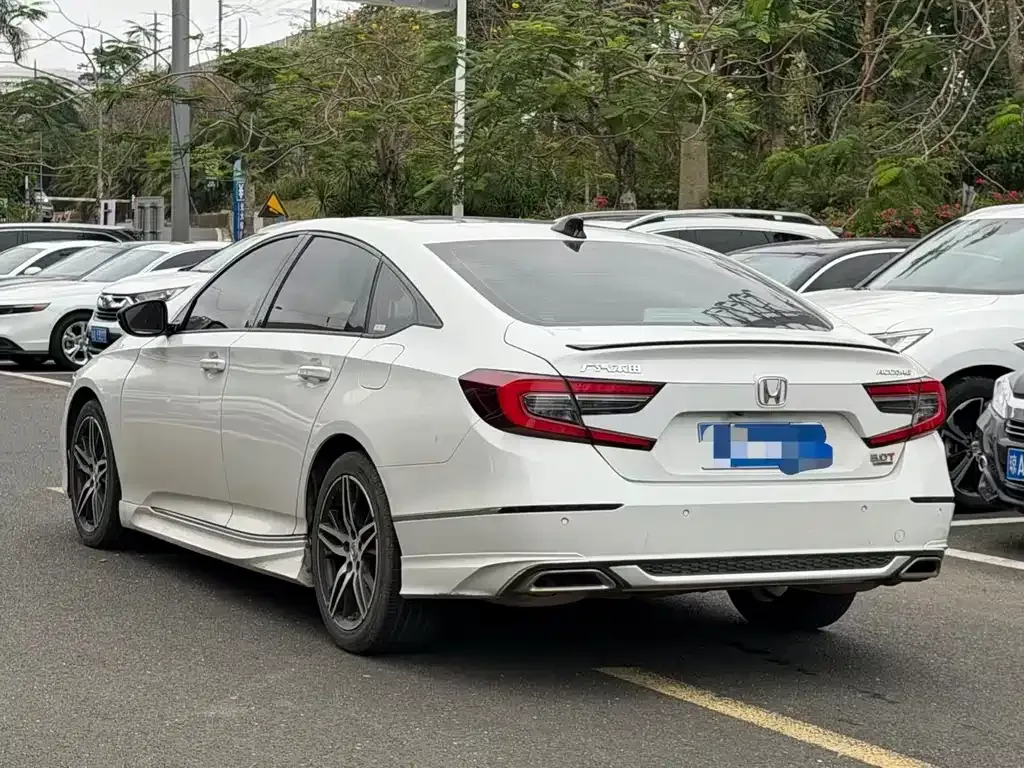 Honda Accord — фото 4