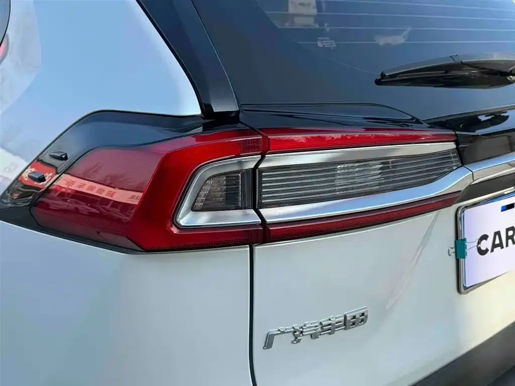Toyota Wildlander — фото 10