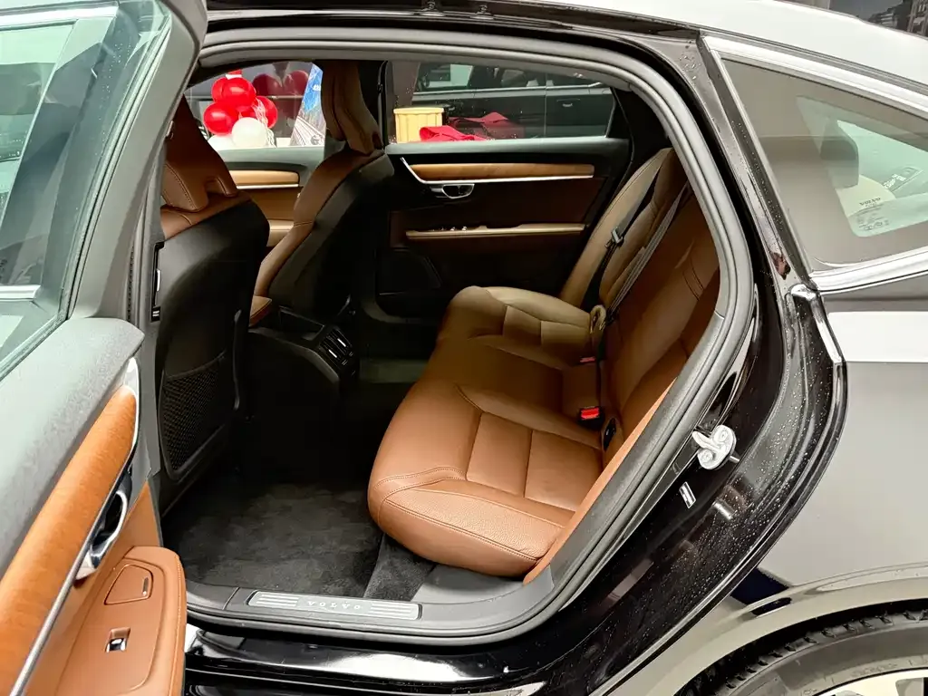 Volvo S90 — фото 8