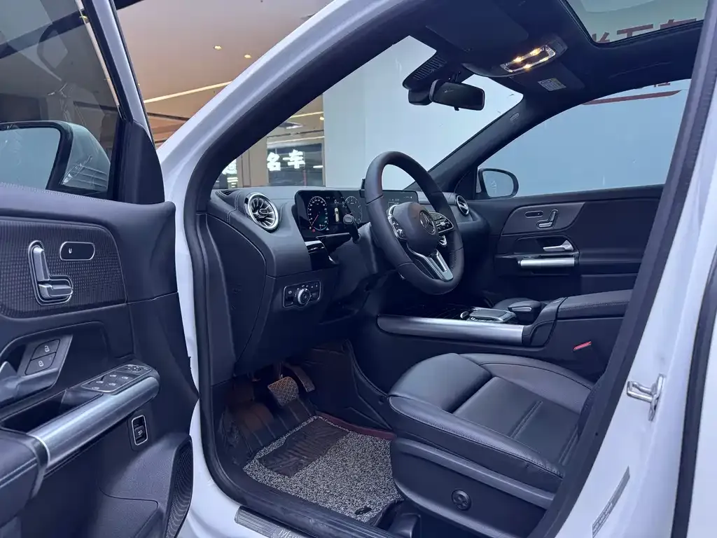 Mercedes-Benz GLA — фото 6