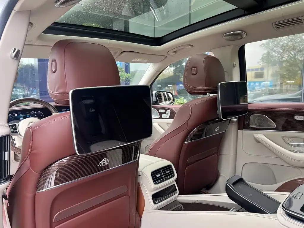 Mercedes-Benz GLS — фото 9