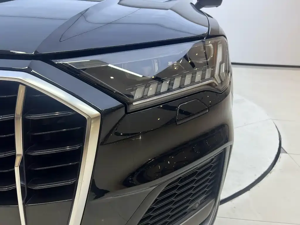 Audi Q7 — фото 3