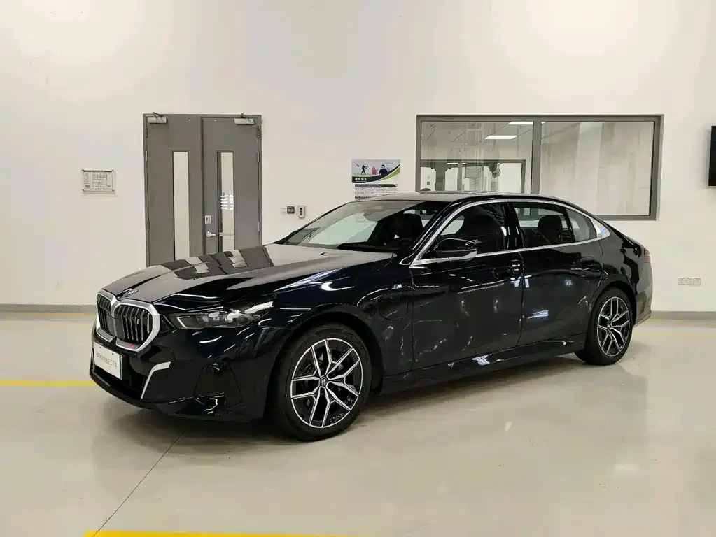 BMW i5 — фото 1