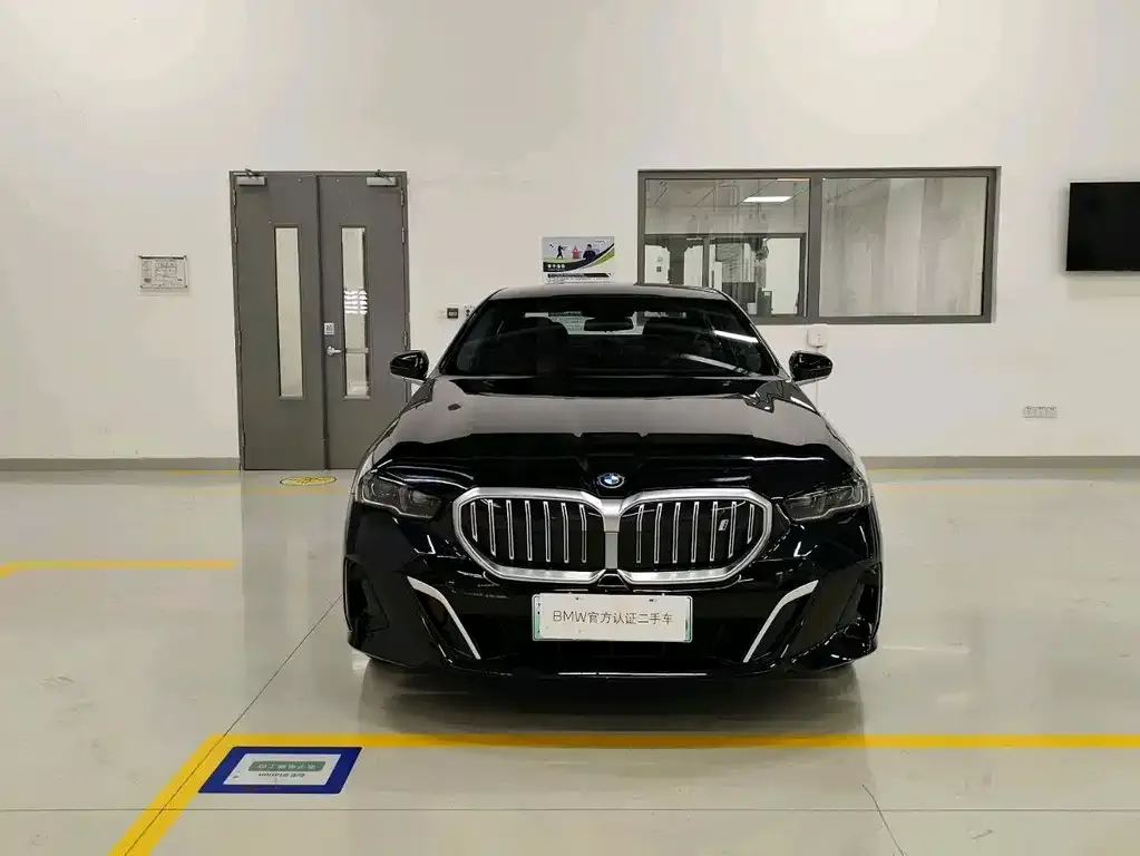 BMW i5 — фото 4