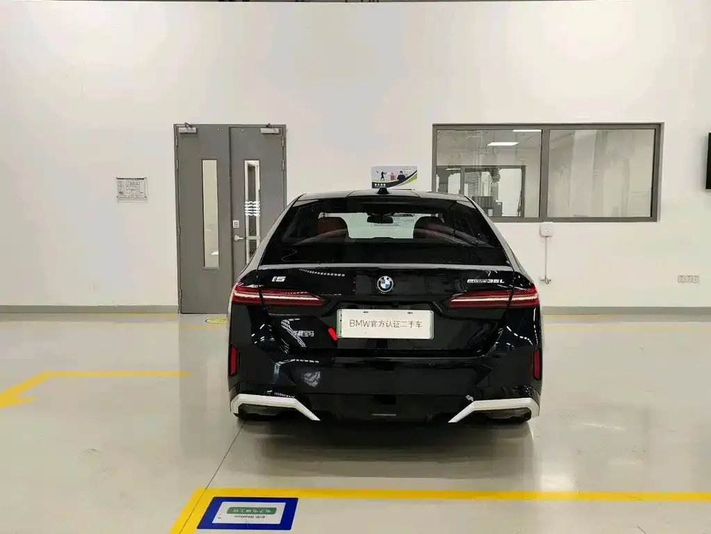 BMW i5 — фото 2