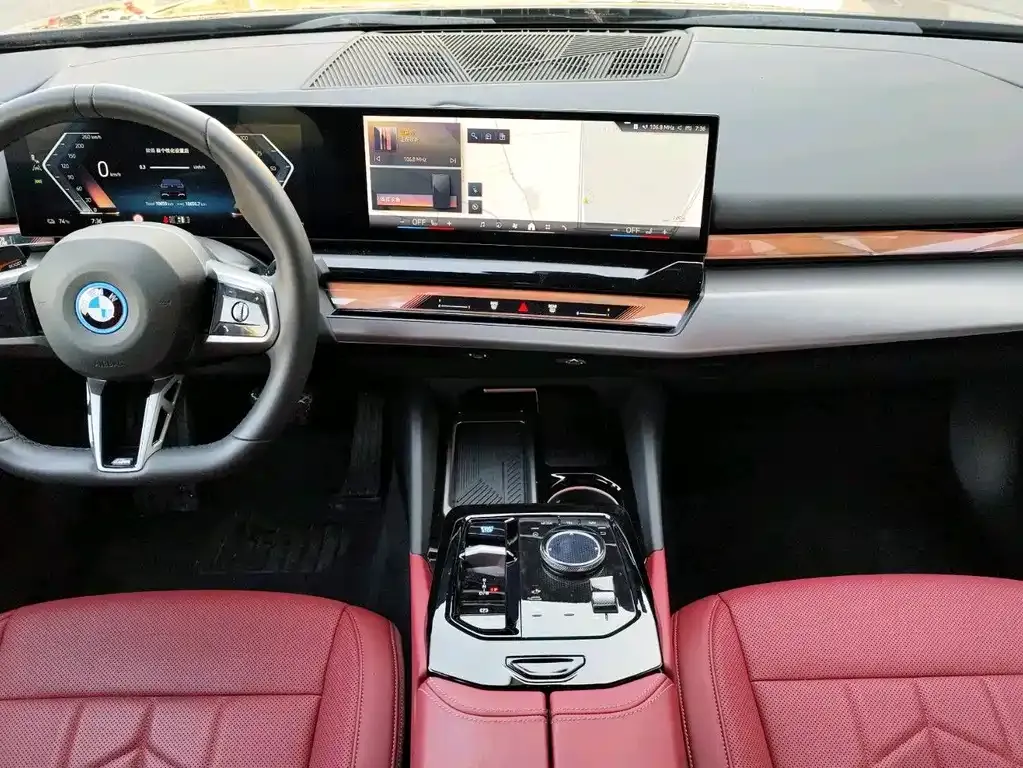 BMW i5 — фото 10