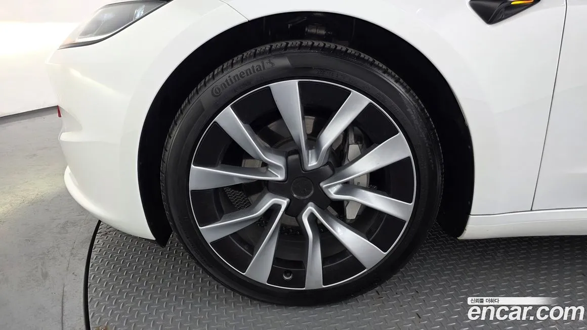 Tesla Model 3 2024 из KR, фото 4