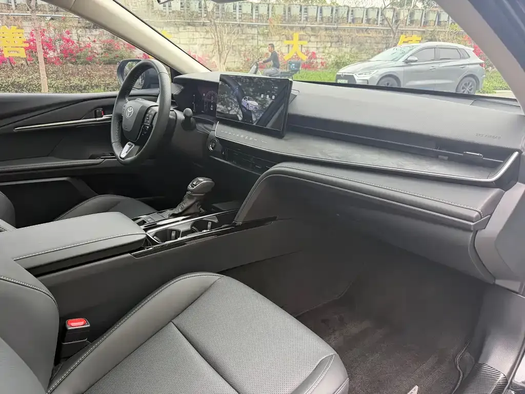Toyota Camry 2024 из CN, фото 7