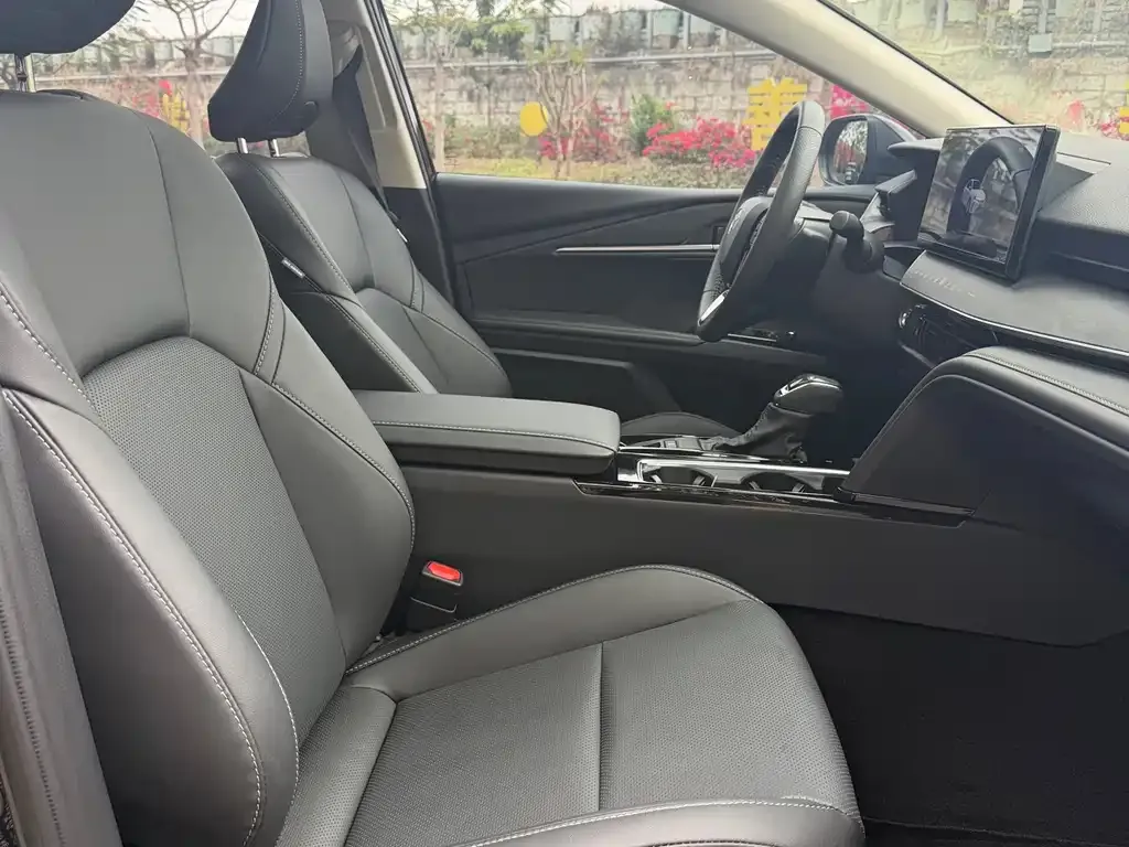 Toyota Camry 2024 из CN, фото 8