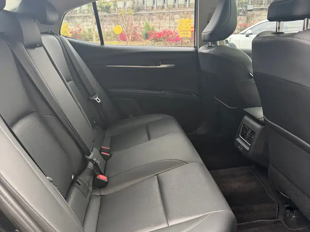 Toyota Camry 2024 из CN, фото 4