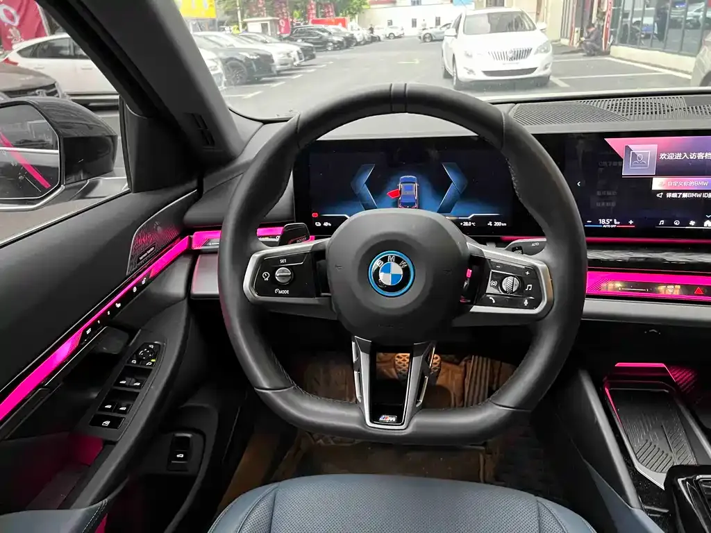 BMW i5 — фото 9