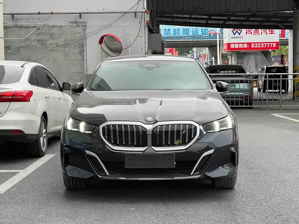 BMW i5 — фото 5