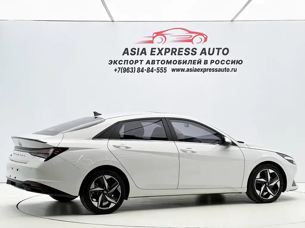 Hyundai Elantra — фото 4