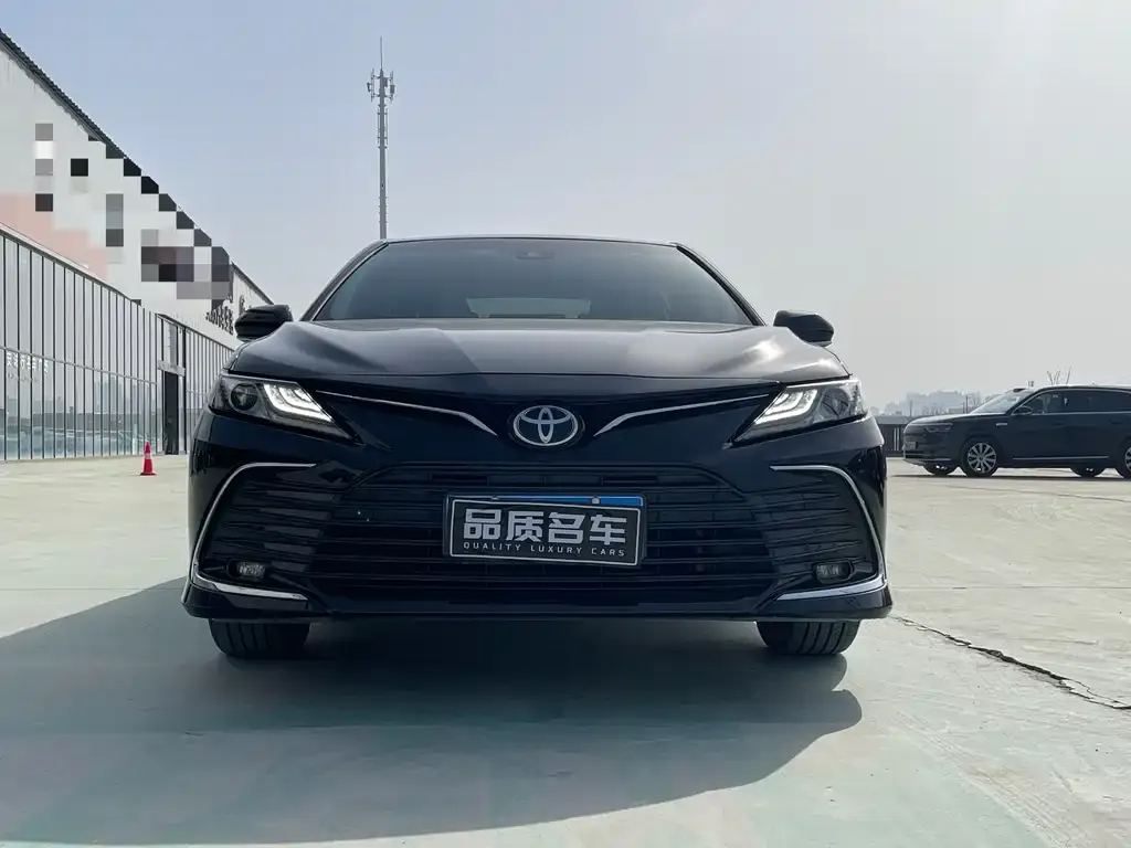 Toyota Camry — фото 3