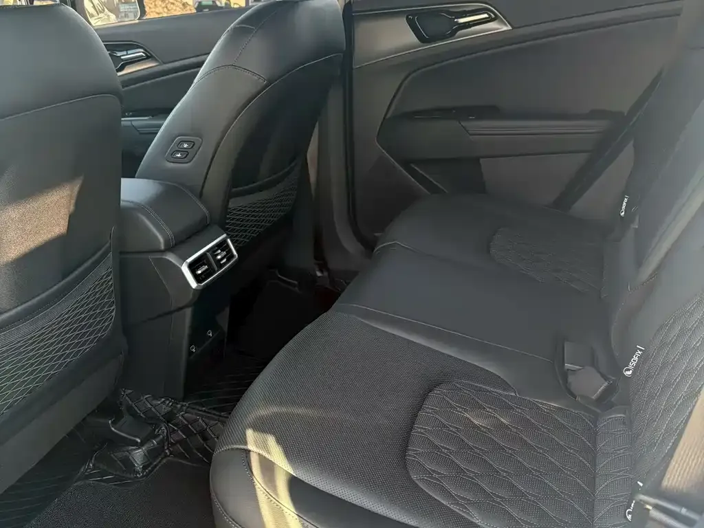 Kia Sportage 2024 из CN, фото 8