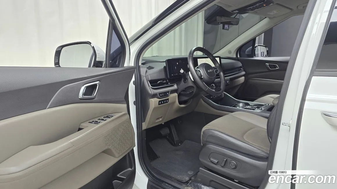 Kia Carnival — фото 10