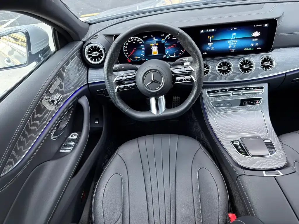 Mercedes-Benz CLS — фото 10