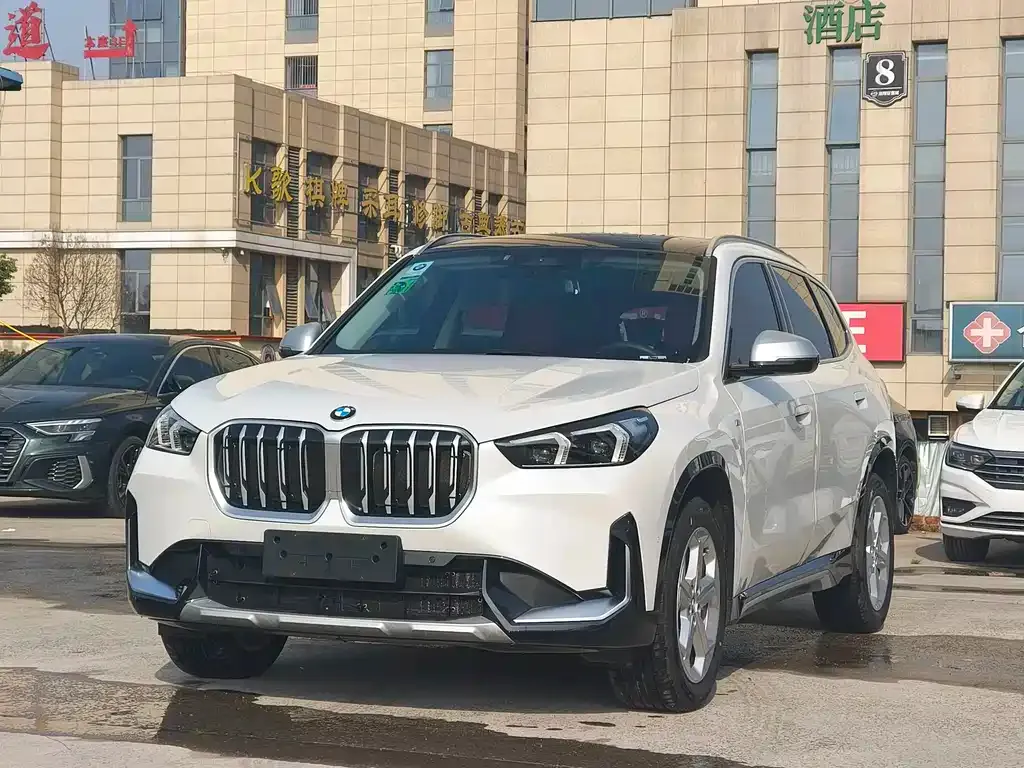 BMW X1 — фото 1