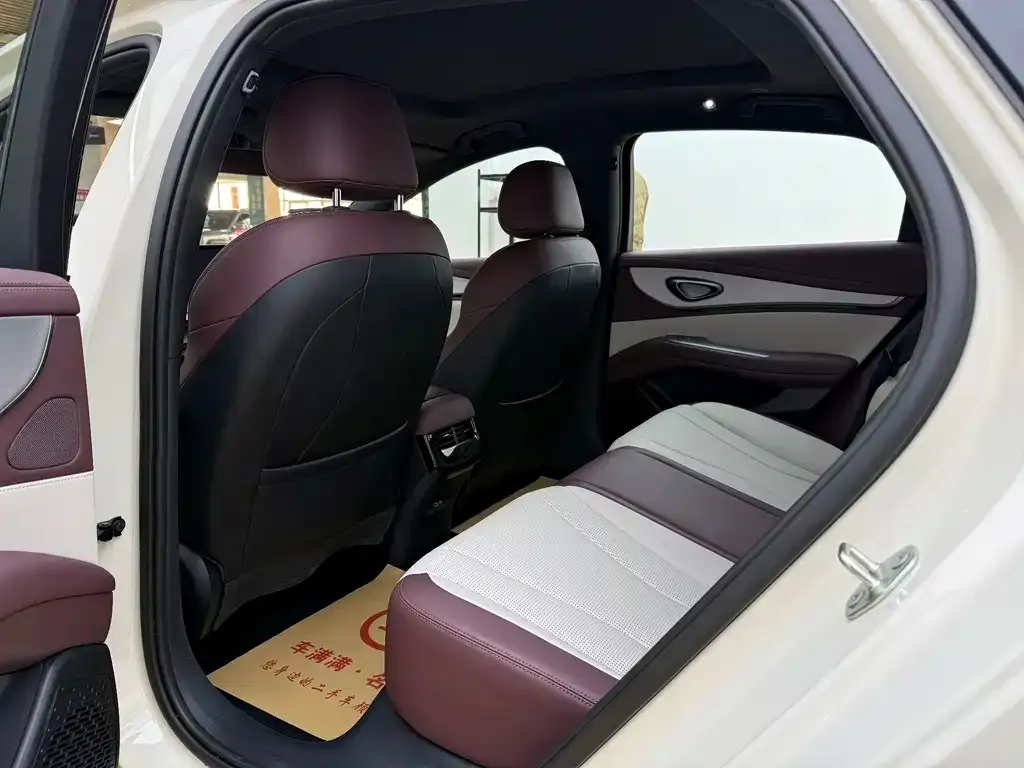 BYD Seal 07 DM-i — фото 9