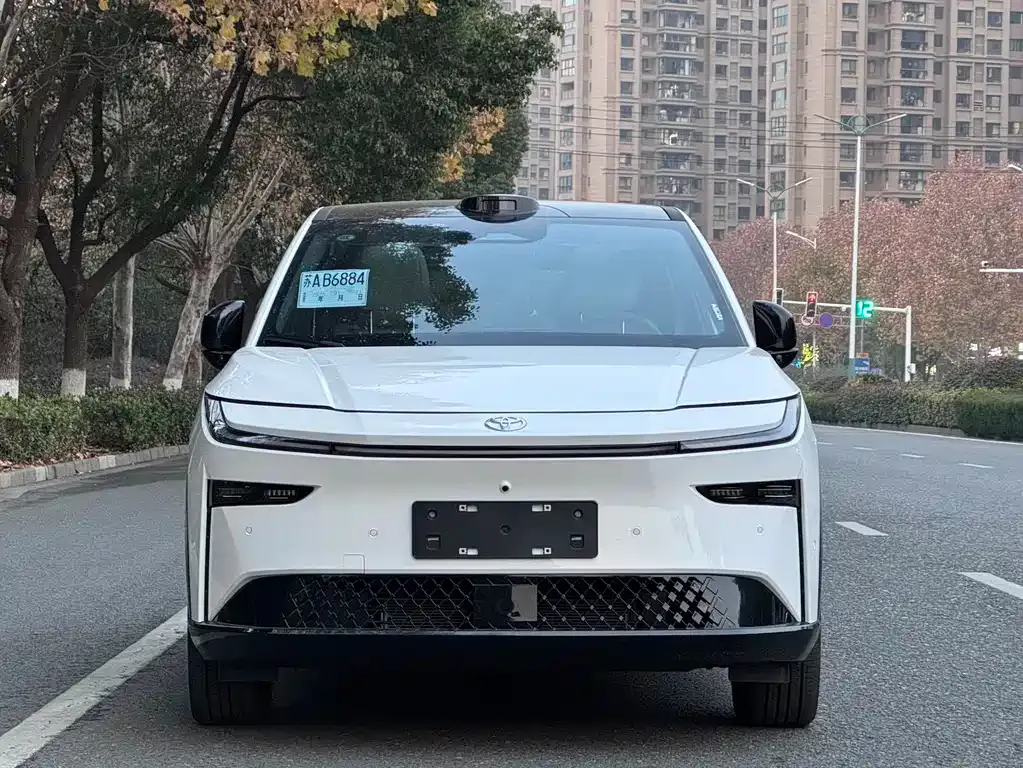 Toyota Platinum 3X 2025 из CN, фото 4