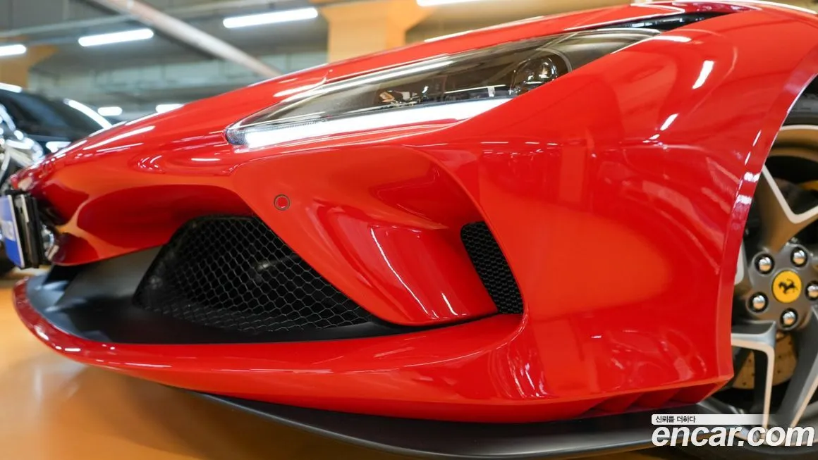Ferrari F8 — фото 10