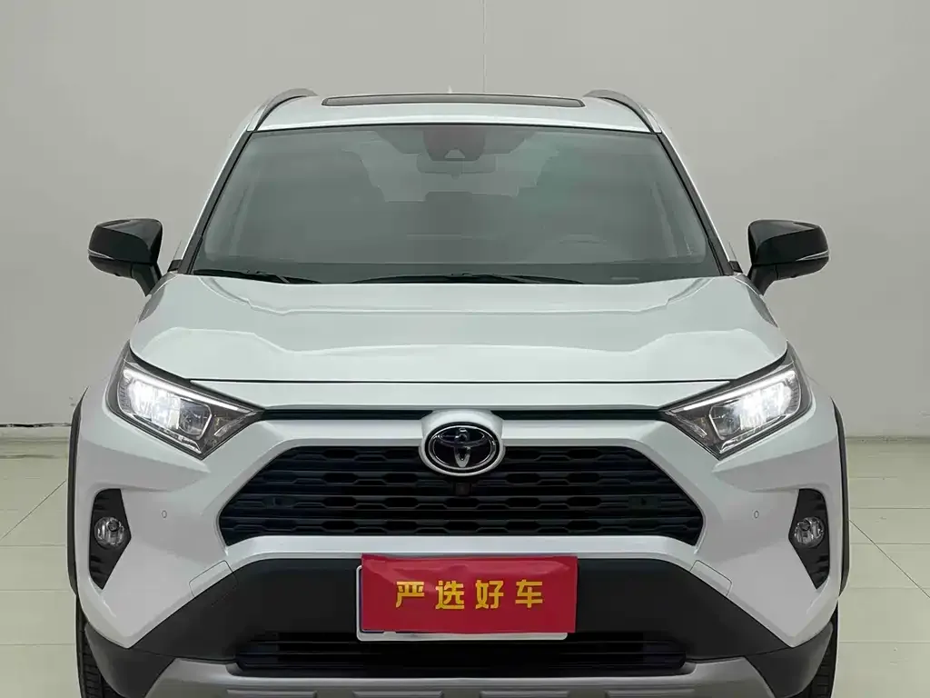 Toyota RAV4 — фото 2