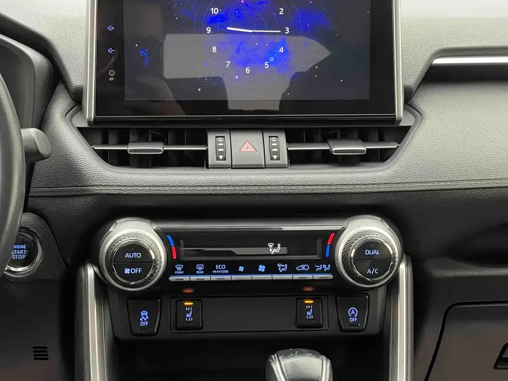 Toyota RAV4 — фото 4