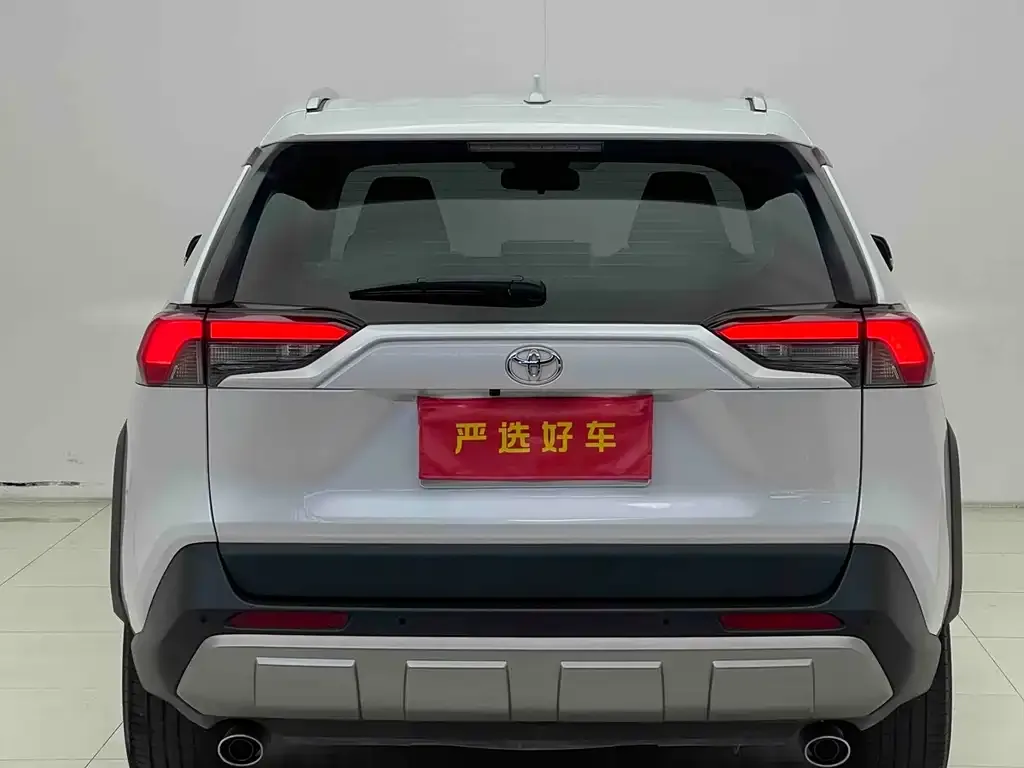 Toyota RAV4 — фото 3