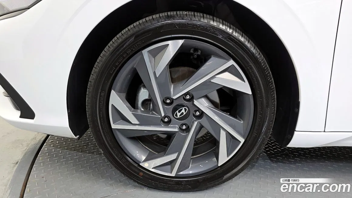 Hyundai AVANTE — фото 9