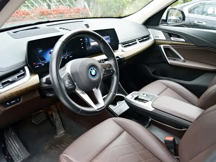 BMW iX1 2023 из CN, фото 9