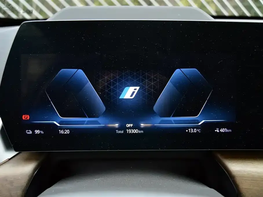 BMW iX1 2023 из CN, фото 8