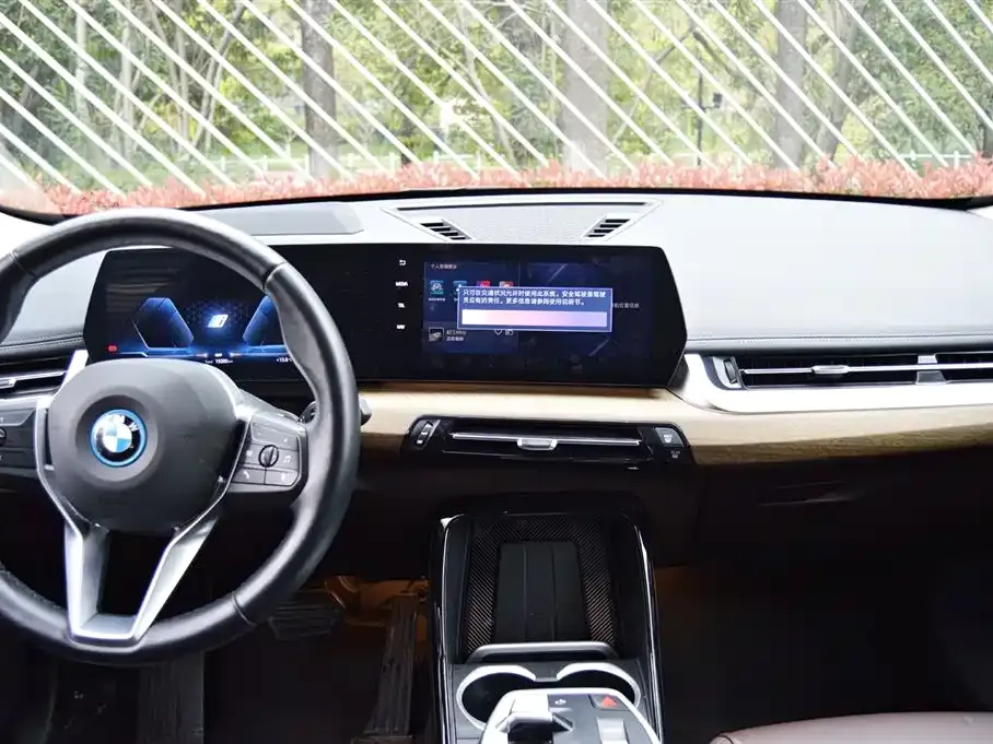 BMW iX1 2023 из CN, фото 3