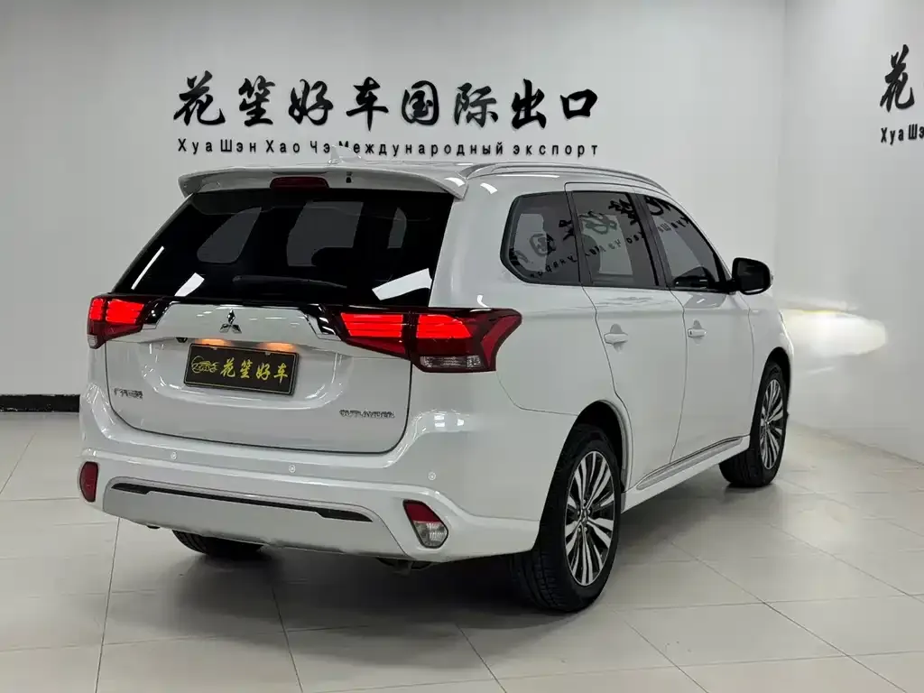 Mitsubishi Outlander — фото 6