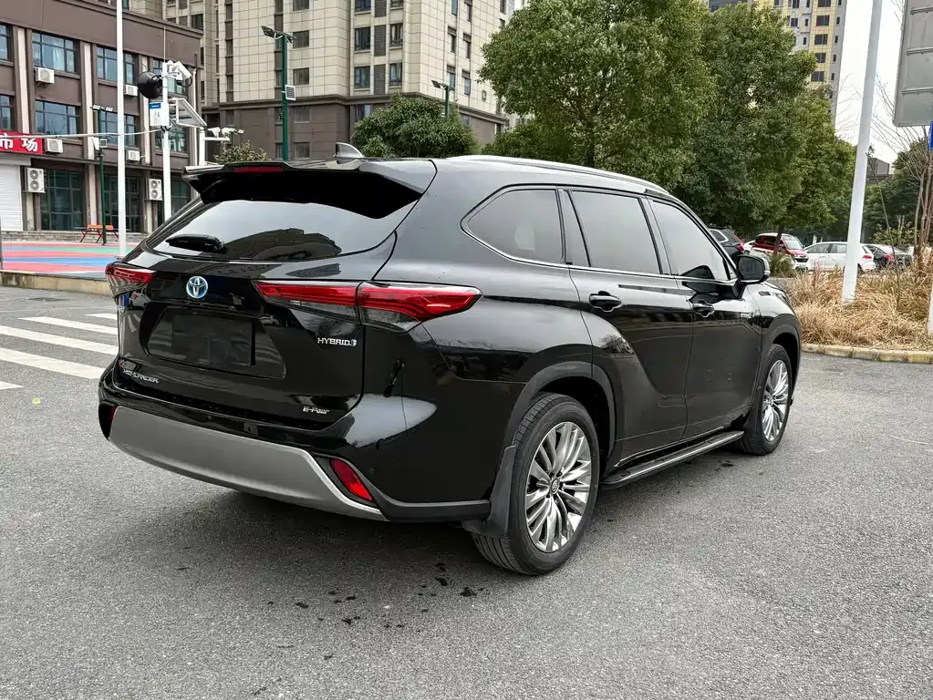 Toyota Highlander — фото 7