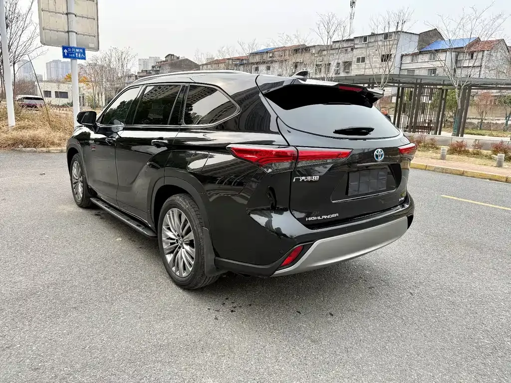 Toyota Highlander — фото 4