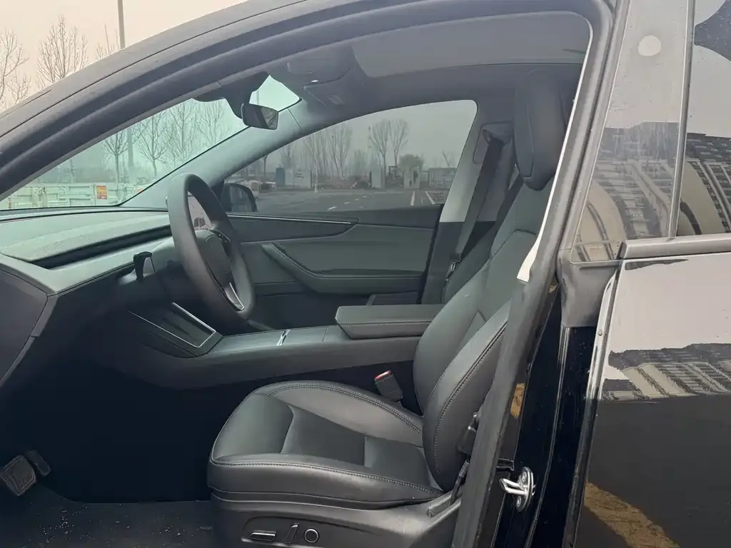 Tesla Model Y 2025 из CN, фото 3