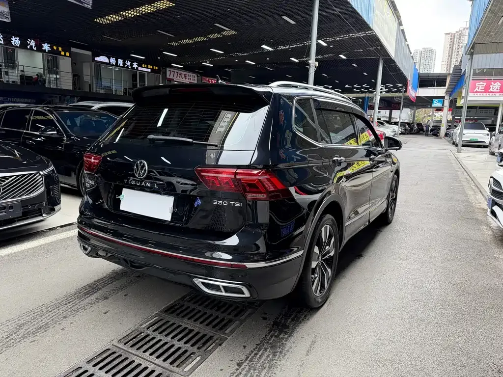 Volkswagen Tiguan L — фото 4